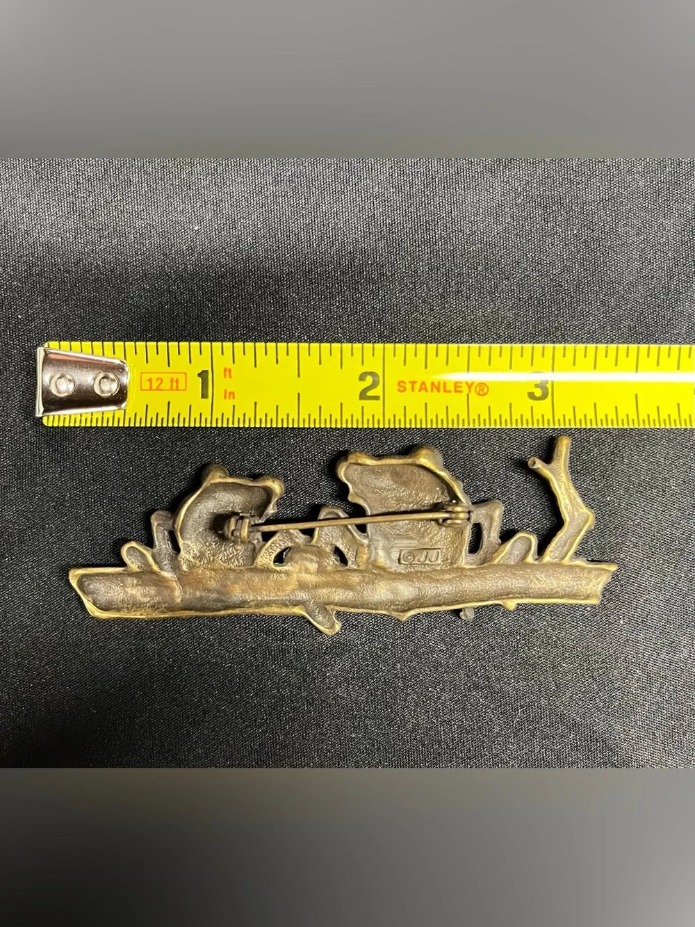 Vintage 80’s JJ Frogs Amphibian Brooches pins, frogs on the log